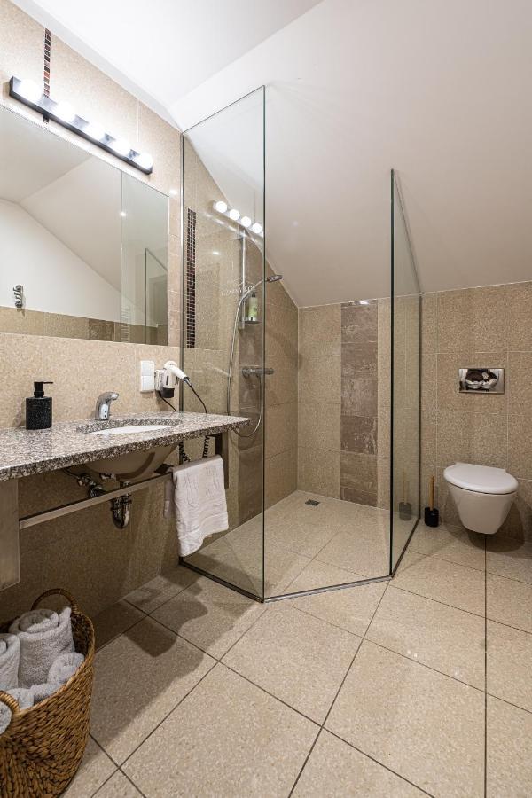 בורקובו Hotel I Restauracja Czarny Kos מראה חיצוני תמונה